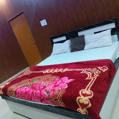 La Ayodhya Residency Hotell Exteriör bild