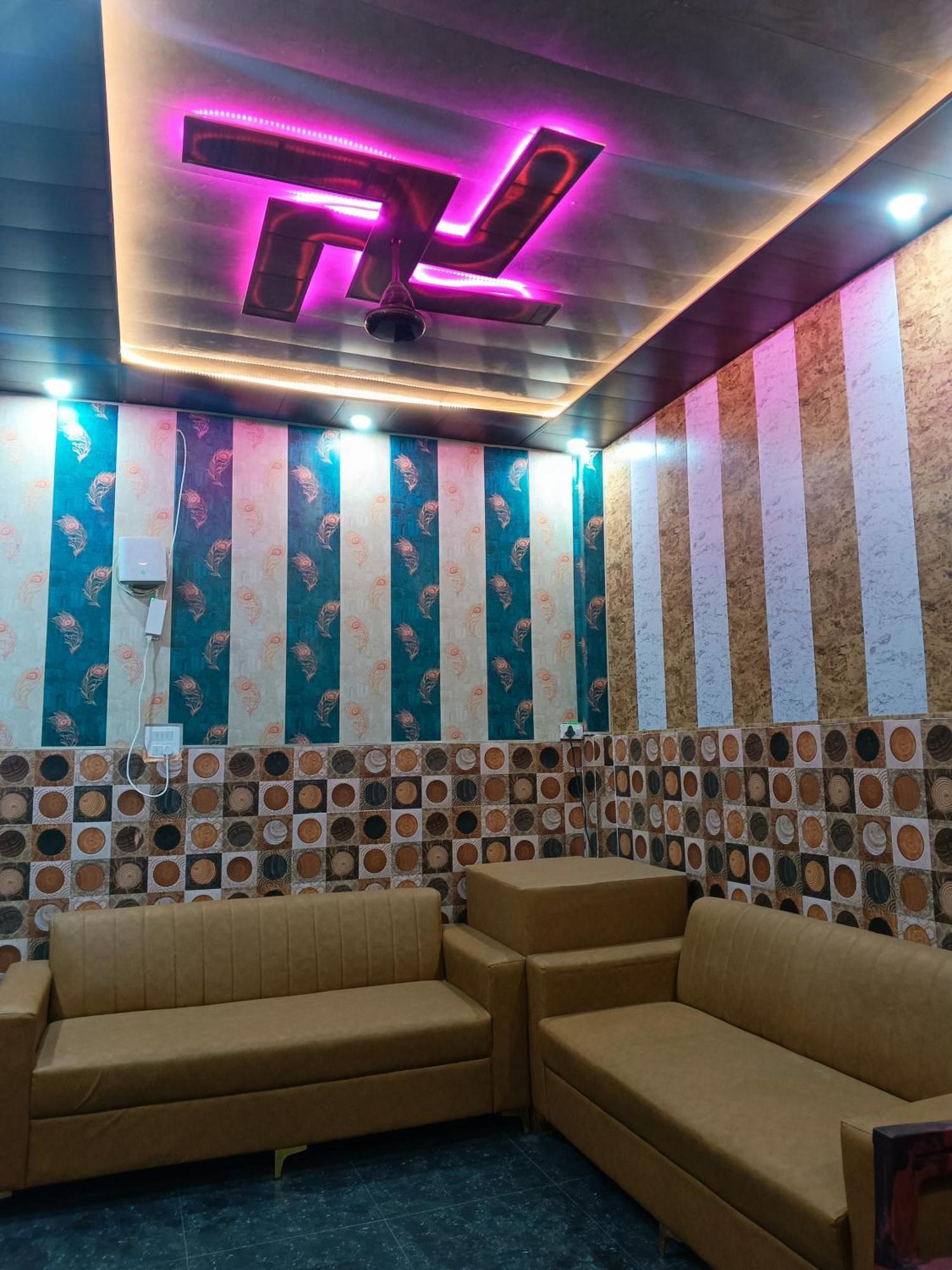La Ayodhya Residency Hotell Exteriör bild