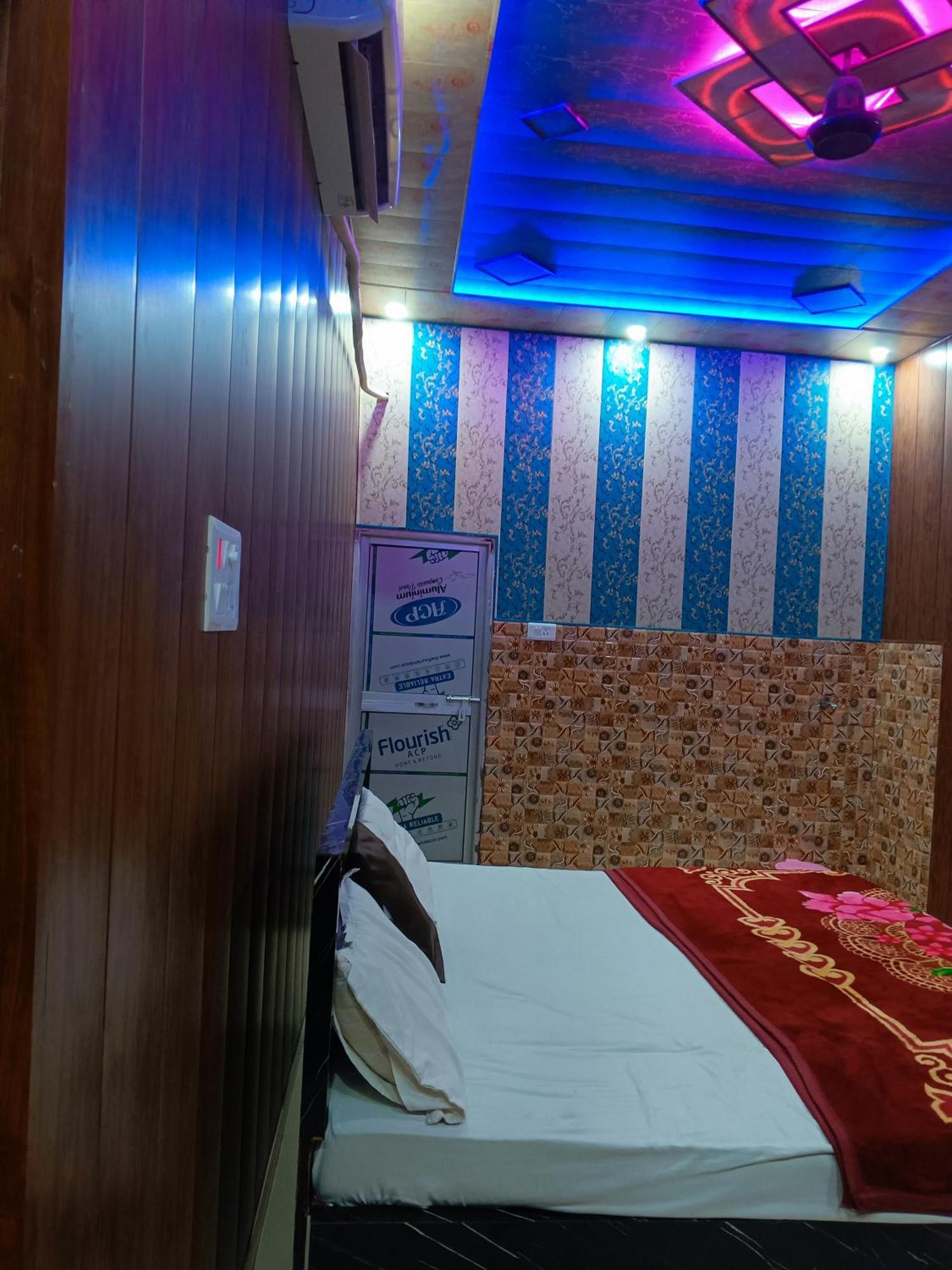 La Ayodhya Residency Hotell Exteriör bild
