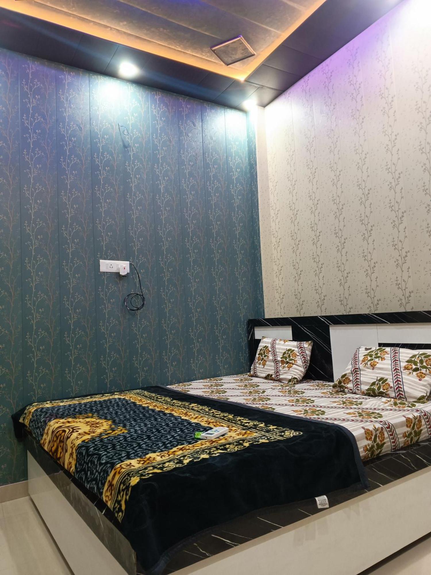 La Ayodhya Residency Hotell Exteriör bild