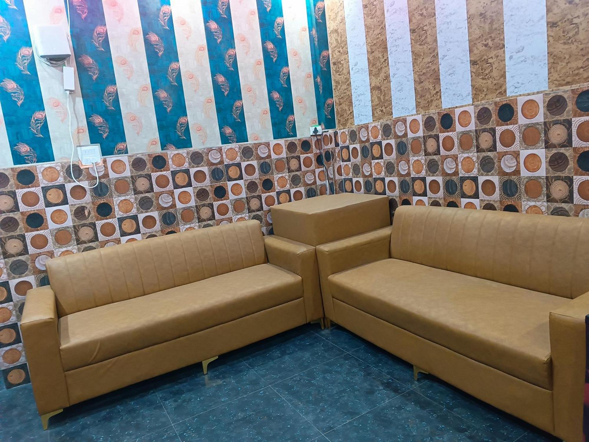 La Ayodhya Residency Hotell Exteriör bild