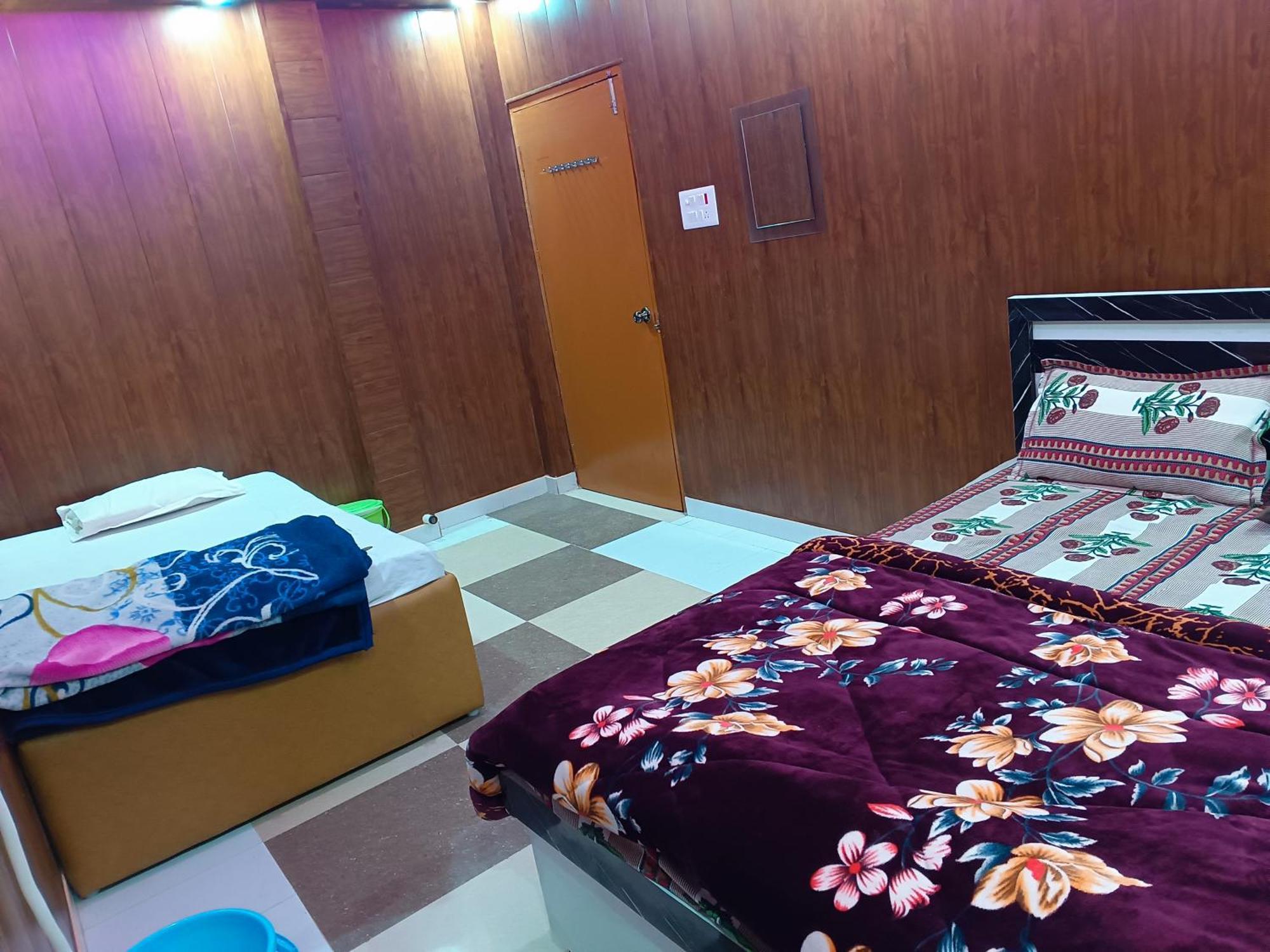 La Ayodhya Residency Hotell Exteriör bild