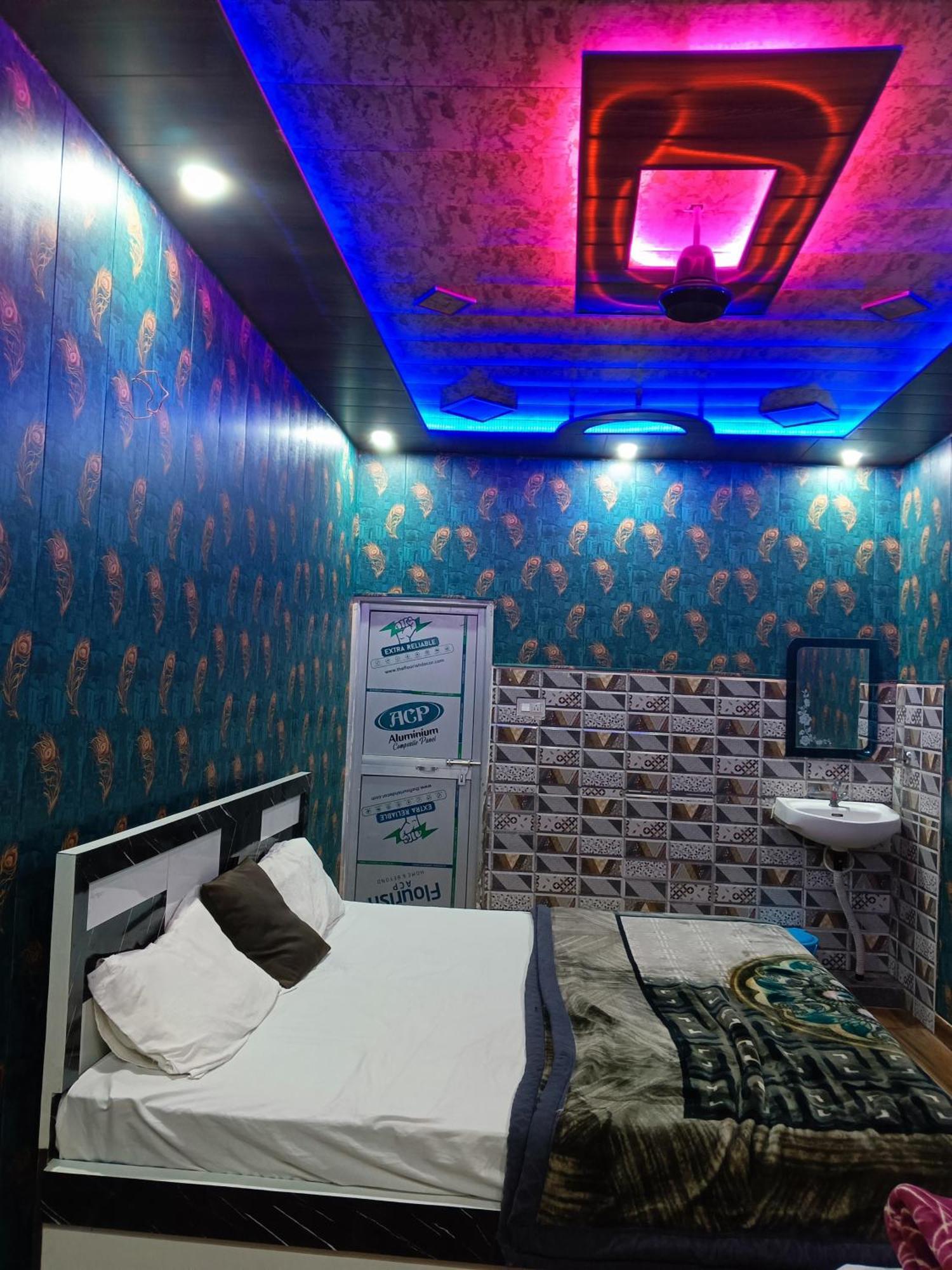 La Ayodhya Residency Hotell Exteriör bild